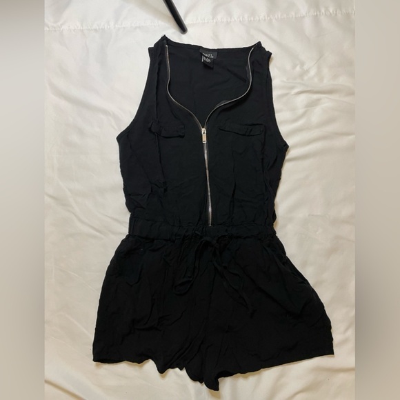 Rue21 size small black romper - Picture 1 of 6